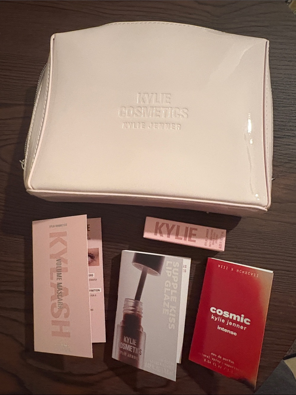 Kylie Cosmetics Pale Pink Makeup Pouch with Lip and Máscara sample